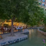 Hotel Noah's Ark Deluxe &