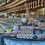 Noah's Ark Deluxe & Hotel 5*