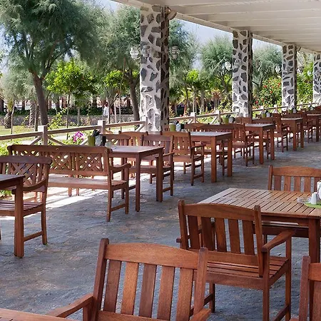 Noah's Ark Deluxe & Hotel