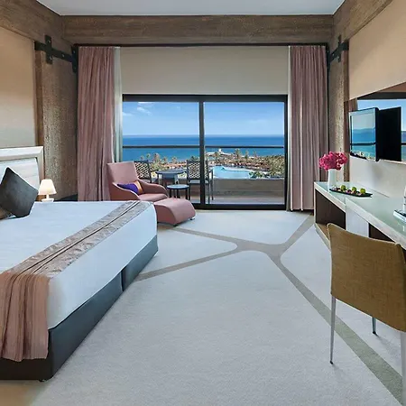 Noah's Ark Deluxe & Hotel 5*