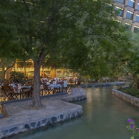 Noah's Ark Deluxe & Hotel 5*