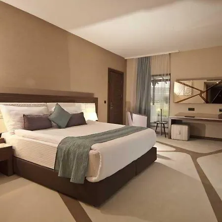 Noah's Ark Deluxe & Hotel 5*