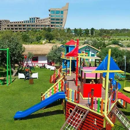 Otel Noah's Ark Deluxe &