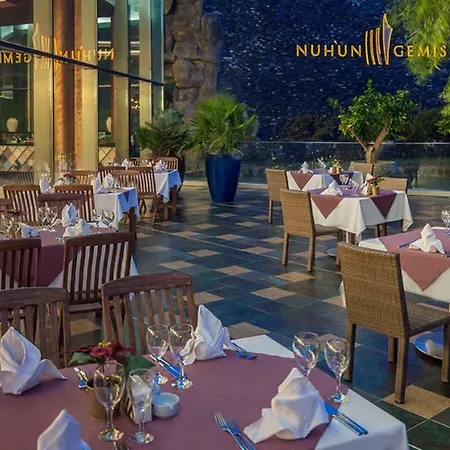 Noah's Ark Deluxe & 5*