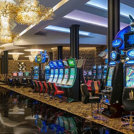 Noah's Ark Deluxe & Hotel 5*