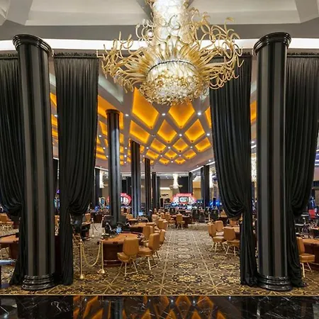 Noah's Ark Deluxe & Hotel