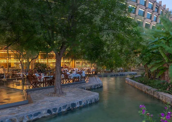 Hotel Noah's Ark Deluxe &