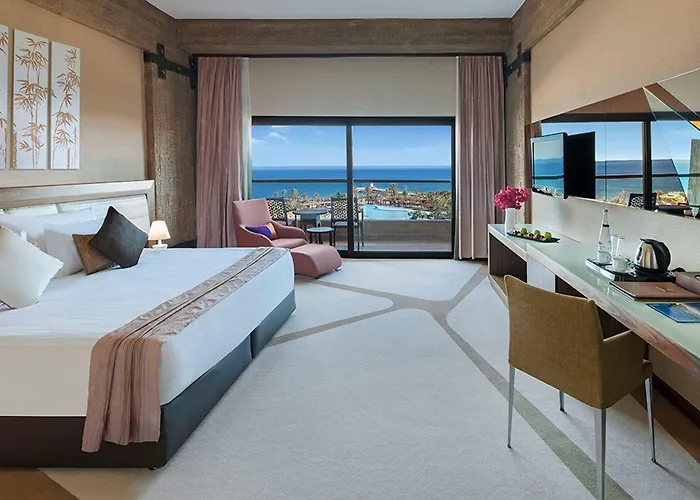 Noah's Ark Deluxe & Hotel 5*