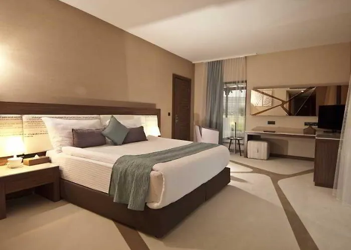 Noah's Ark Deluxe & Hotel 5*