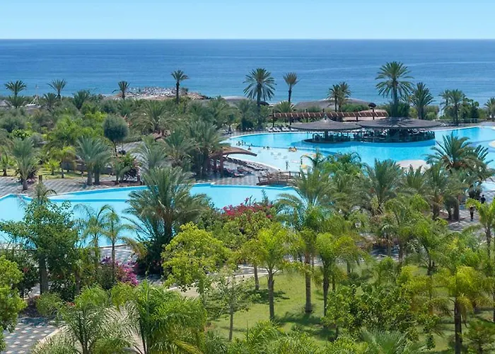 Noah's Ark Deluxe & 5* Famagusta (Northern Cyprus)
