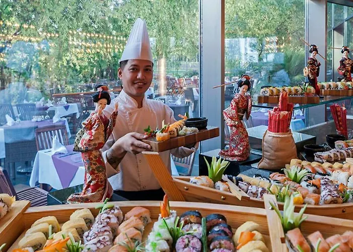 Noah's Ark Deluxe & 5*