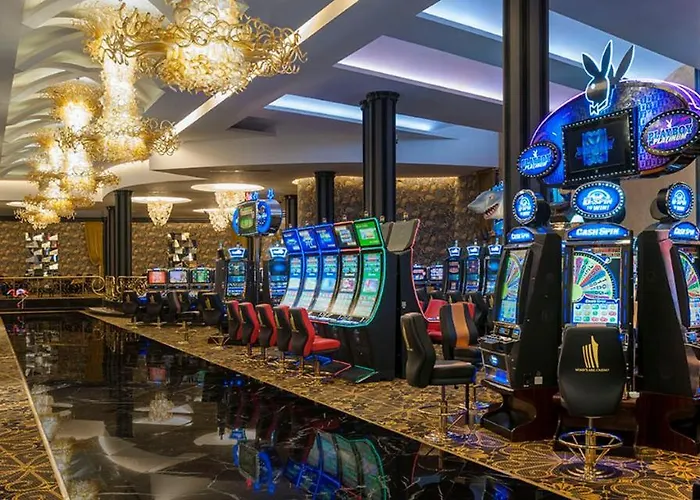 Noah's Ark Deluxe & Hotel 5*