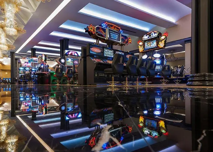 Noah's Ark Deluxe & Hotel 5*